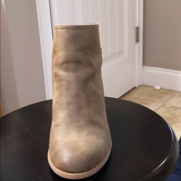 Booties - Picture 4 of 4